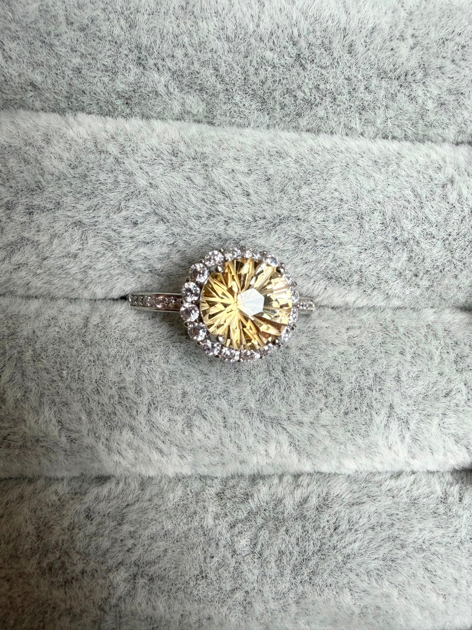 黃水晶煙花切割開口戒指 展示3