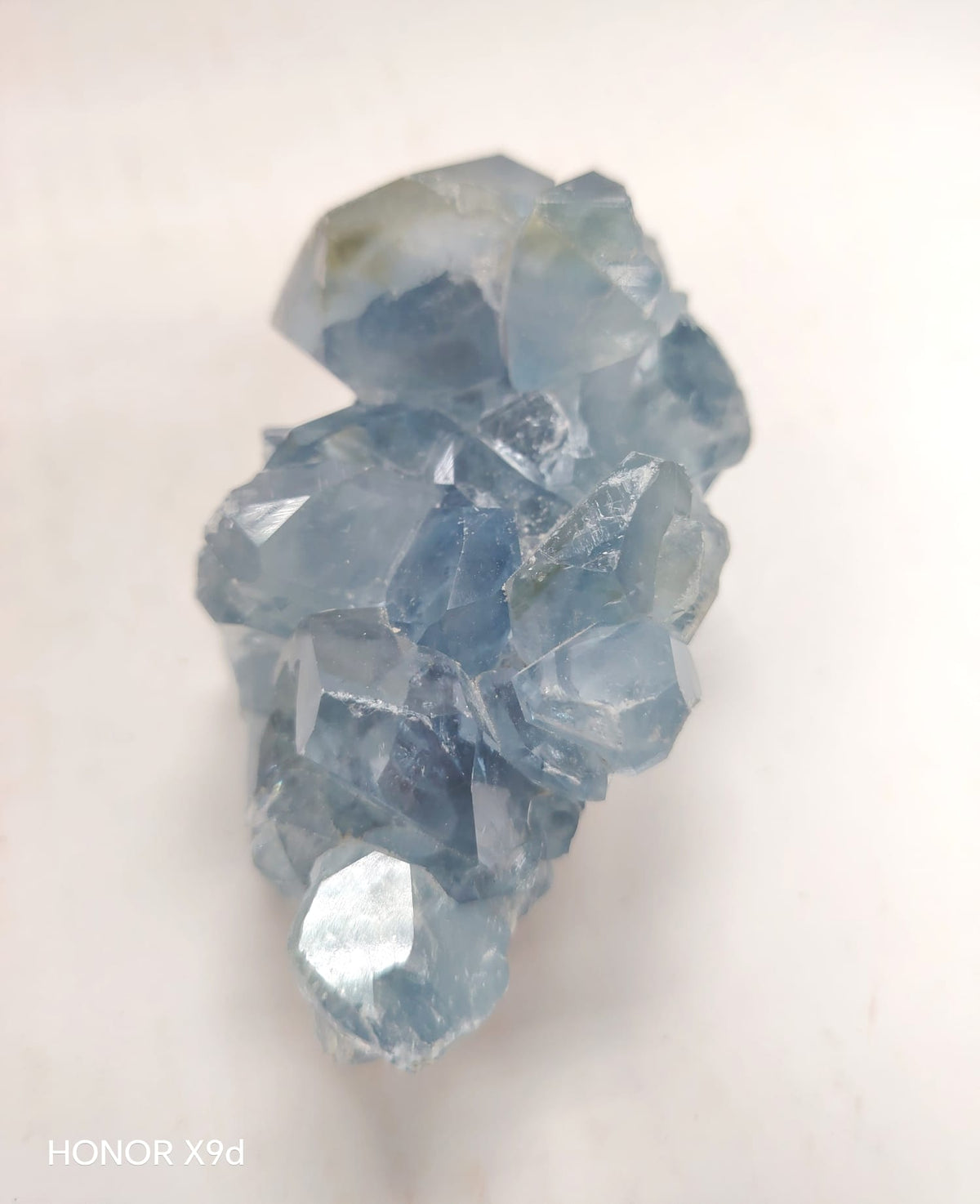 324克天青石晶簇晶體排列細節
